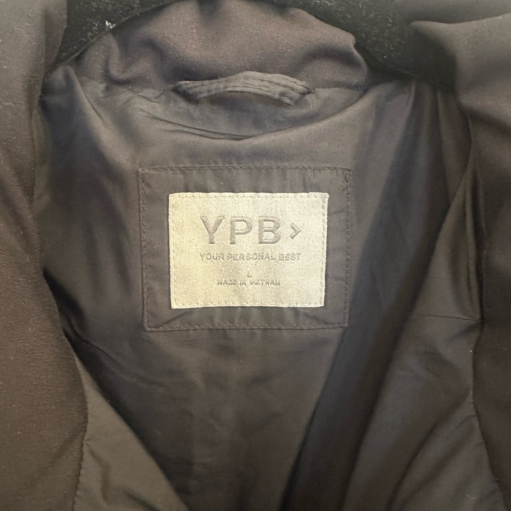 Abercrombie & Fitch YPB Black Puffer Jacket - Large - Picture 2 of 5